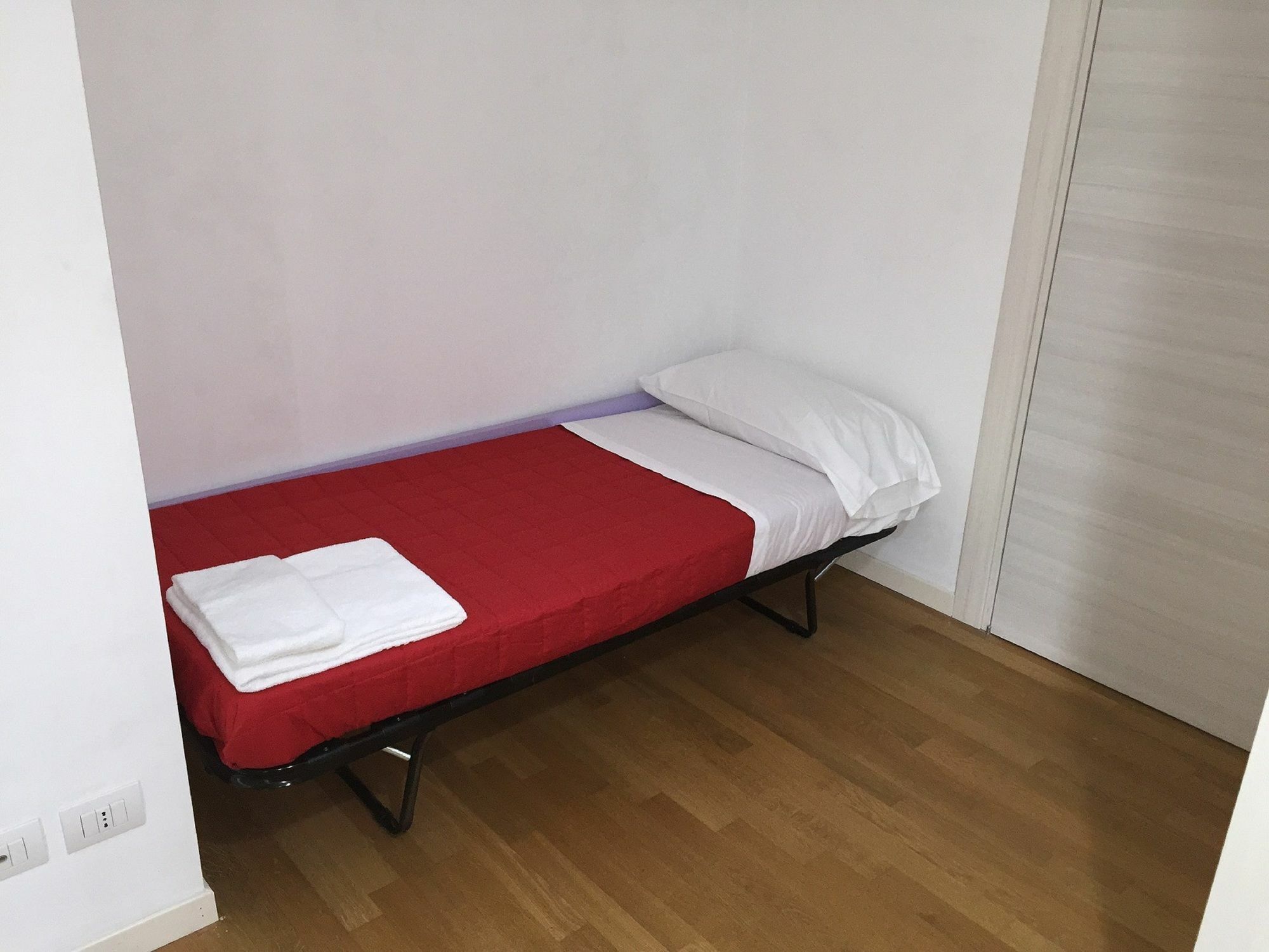 Red Line Apartments Milano Exterior photo