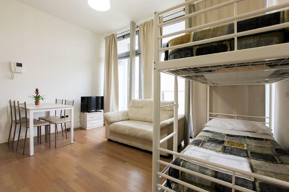 Red Line Apartments Milano Exterior photo