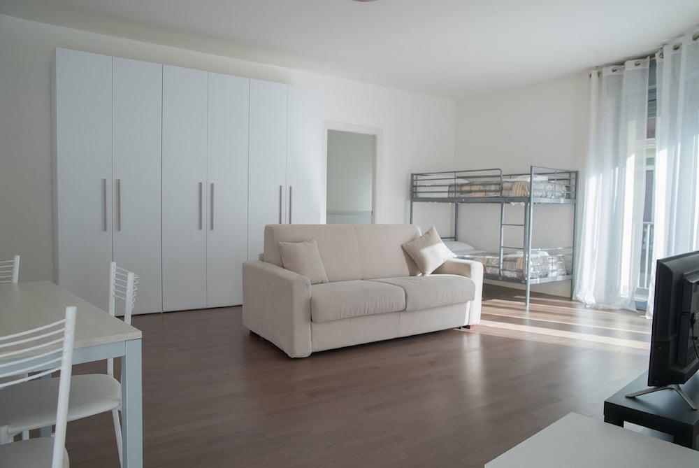 Red Line Apartments Milano Exterior photo